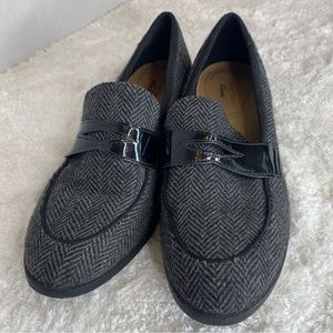 CLARKS TRISH ROSE BLACK TWEED LOAFERS SLIP ONS WORK DRESS SHOES WOMENS SZ 9